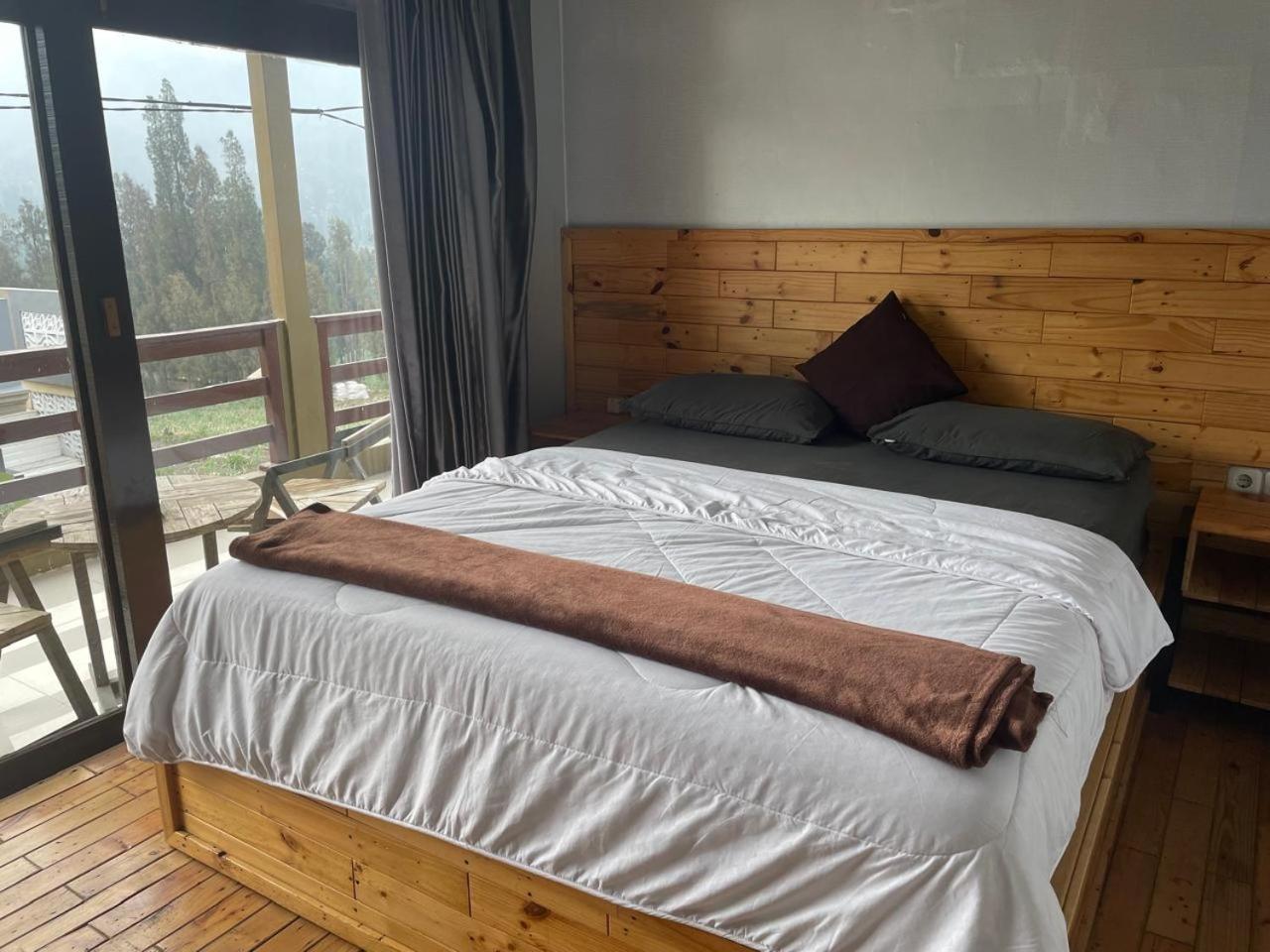 Bromo Semesta Guesthouse Probolinggo Exterior photo